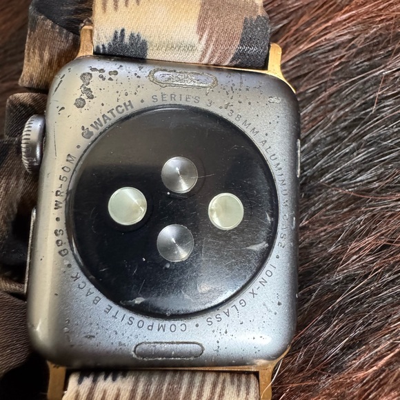 Series 3 Apple Watch - Picture 3 of 8